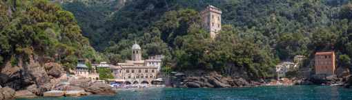 Panoramic View Stunning Little Town San Fruttuoso Camogli Ligurian Coast — Stock Photo

Panoramic view of the stunning little town of San Fruttuoso near Camogli on the Ligurian coast, which can only be reached by ferry or by foot.